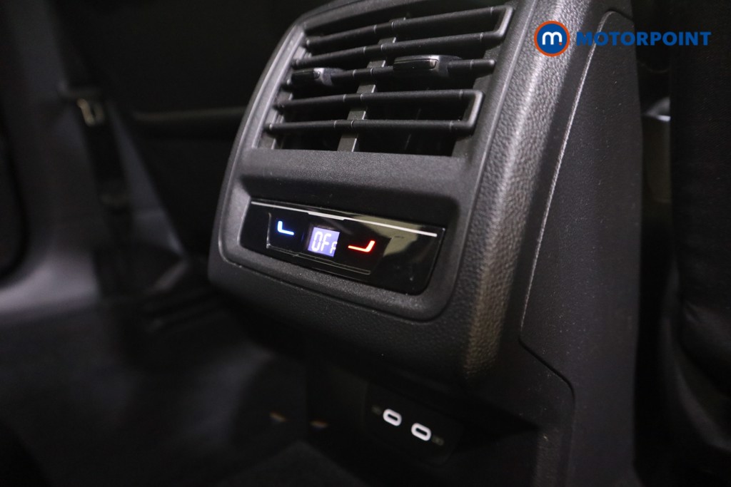 Volkswagen Golf Style Edition Manual Petrol Hatchback - Stock Number (1604921) - 17th supplementary image