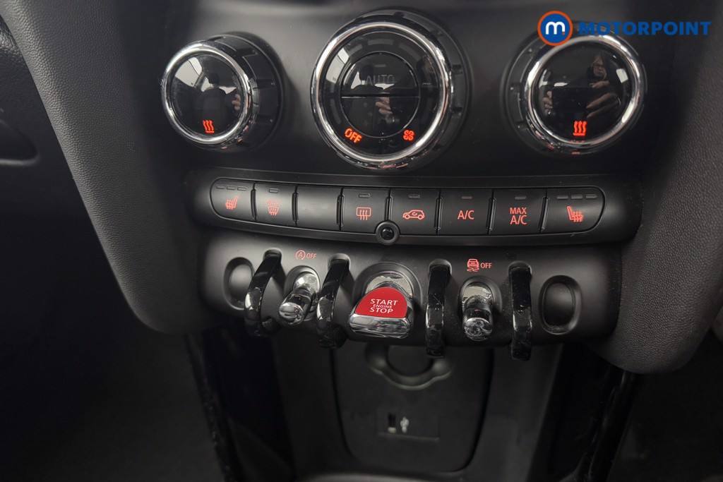 Mini Hatchback One Classic Manual Petrol Hatchback - Stock Number (1604978) - 11th supplementary image