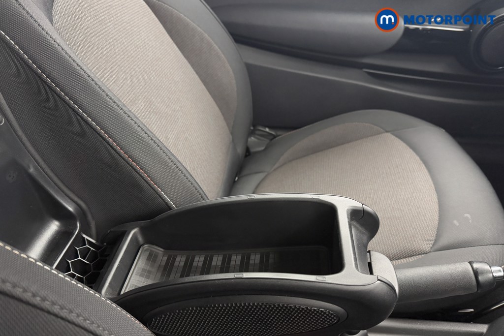 Mini Hatchback One Classic Manual Petrol Hatchback - Stock Number (1604978) - 14th supplementary image