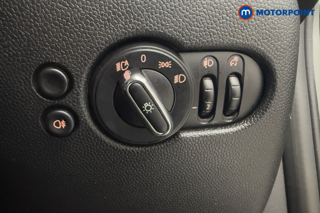 Mini Hatchback One Classic Manual Petrol Hatchback - Stock Number (1604978) - 17th supplementary image