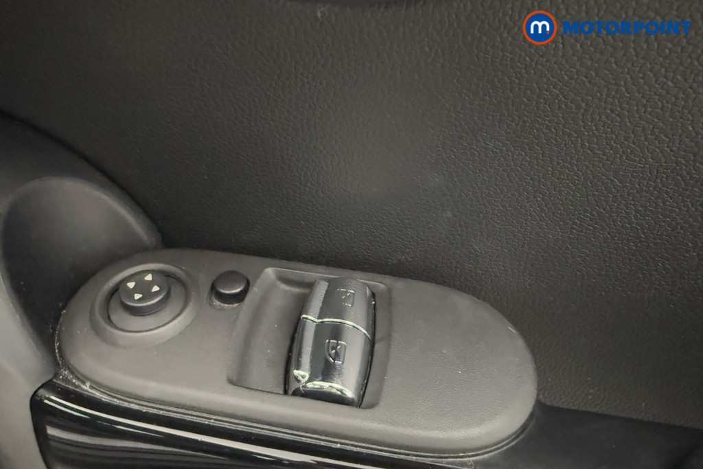 Mini Hatchback One Classic Manual Petrol Hatchback - Stock Number (1604978) - 19th supplementary image