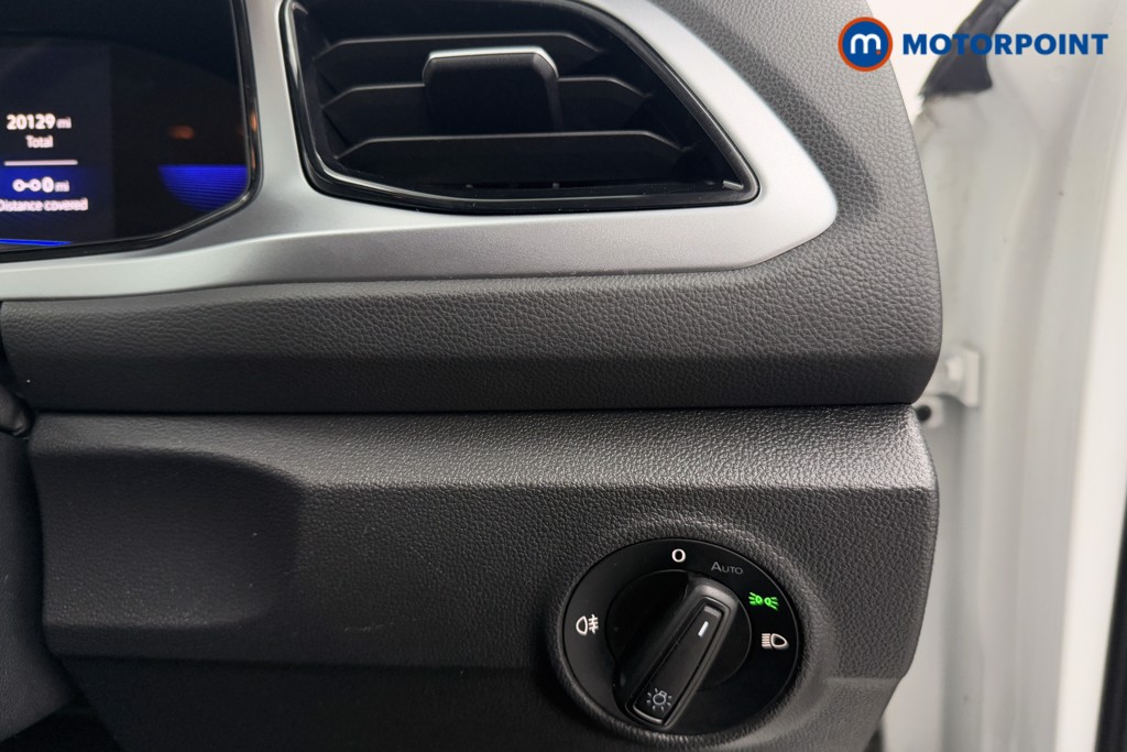 Volkswagen T-Roc Life Manual Petrol SUV - Stock Number (1605553) - 17th supplementary image