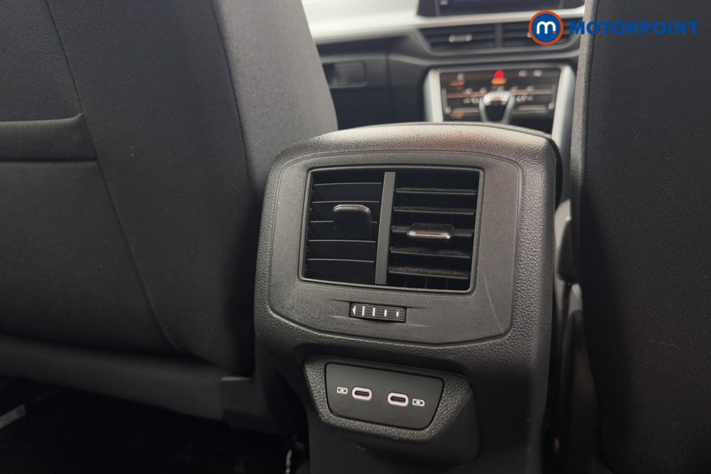 Volkswagen T-Roc Life Manual Petrol SUV - Stock Number (1605553) - 24th supplementary image