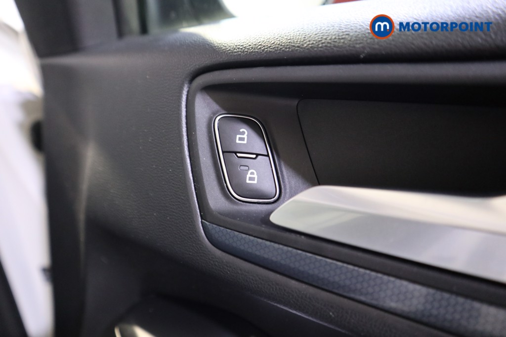 Ford Focus Active X Automatic Diesel Hatchback - Stock Number (1605599) - 13th supplementary image