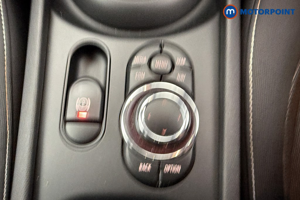 Mini Clubman Cooper Classic Automatic Petrol Estate - Stock Number (1606785) - 12th supplementary image