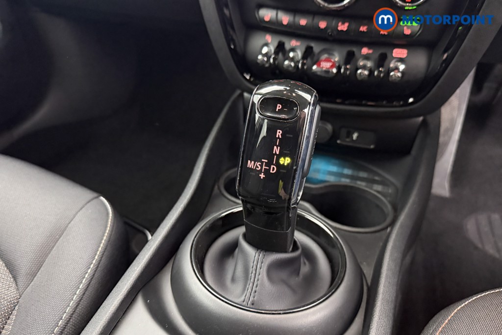 Mini Clubman Cooper Classic Automatic Petrol Estate - Stock Number (1606785) - 13th supplementary image