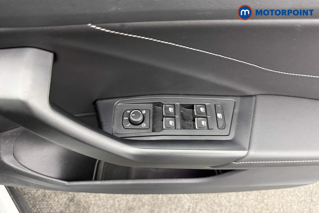 Volkswagen T-Roc Black Edition Automatic Petrol SUV - Stock Number (1607086) - 17th supplementary image