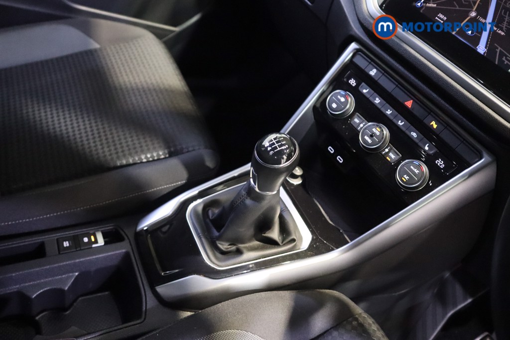 Volkswagen T-Roc Active Manual Petrol SUV - Stock Number (1607238) - 7th supplementary image