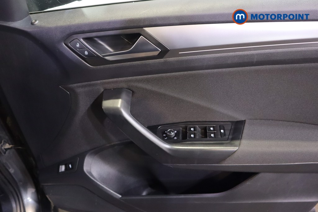 Volkswagen T-Roc Active Manual Petrol SUV - Stock Number (1607238) - 9th supplementary image