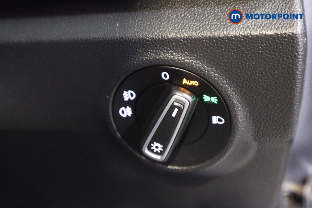 Volkswagen T-Roc Active Manual Petrol SUV - Stock Number (1607238) - 12th supplementary image