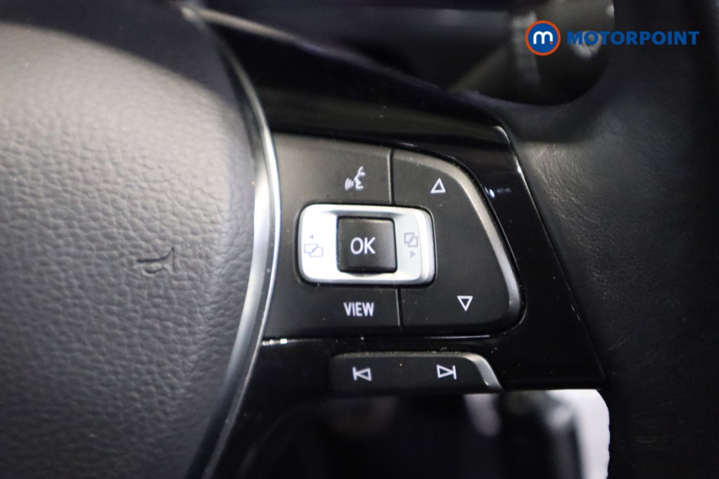 Volkswagen T-Roc Active Manual Petrol SUV - Stock Number (1607238) - 13th supplementary image