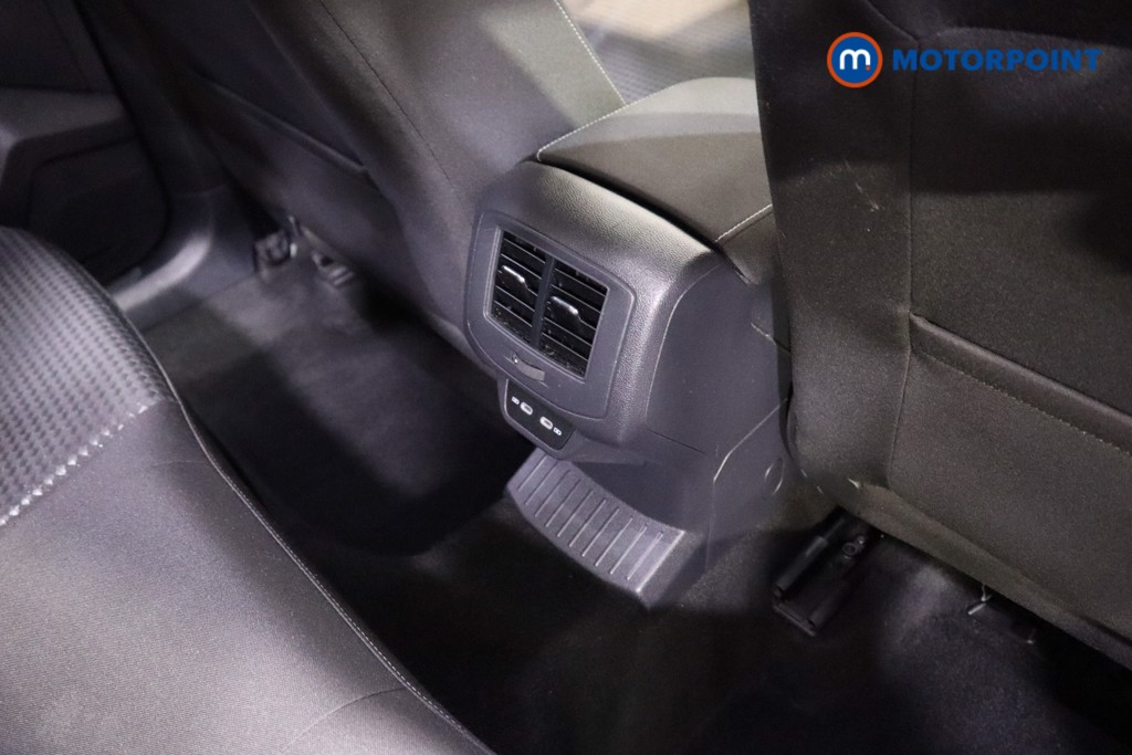 Volkswagen T-Roc Active Manual Petrol SUV - Stock Number (1607238) - 19th supplementary image