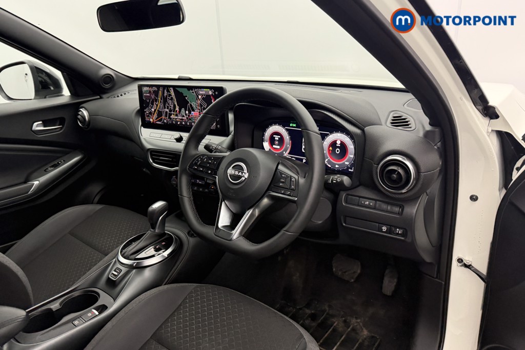 Nissan Juke N-Connecta Automatic Petrol SUV - Stock Number (1607332) - 4th supplementary image