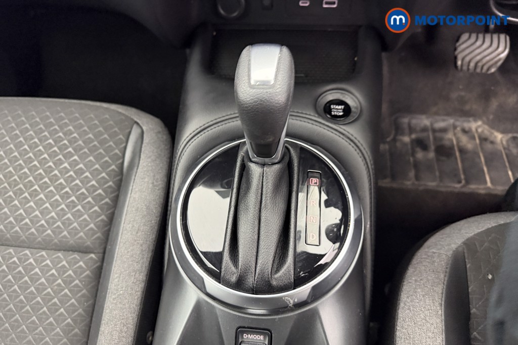 Nissan Juke N-Connecta Automatic Petrol SUV - Stock Number (1607332) - 11th supplementary image