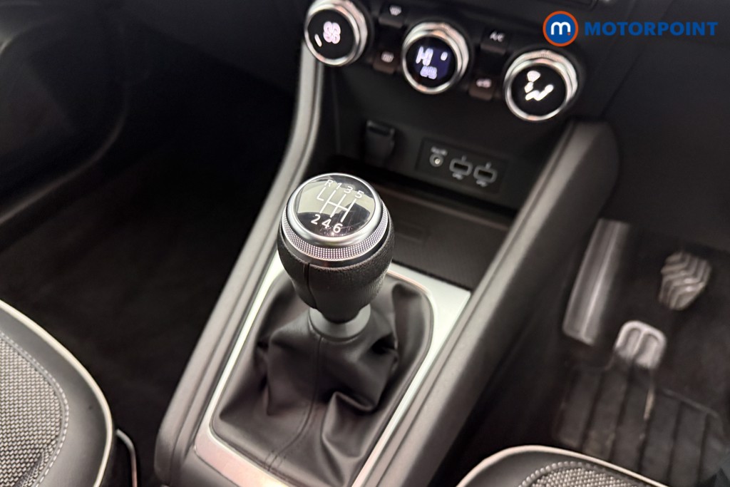 Renault Captur Techno Manual Petrol SUV - Stock Number (1607426) - 11th supplementary image