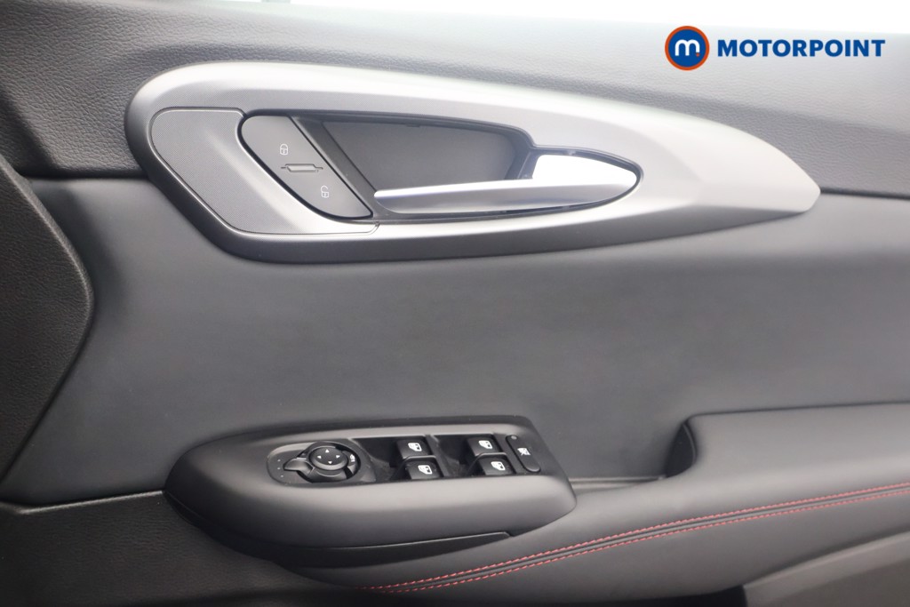 Alfa Romeo Tonale Veloce Automatic Petrol Plug-In Hybrid SUV - Stock Number (1607632) - 5th supplementary image