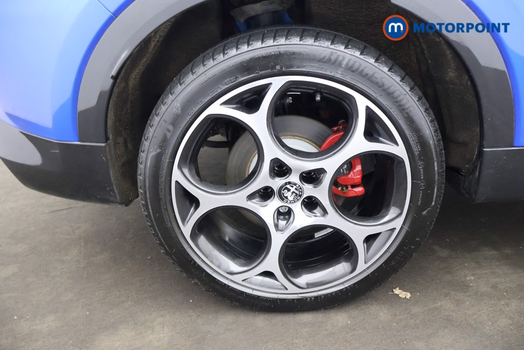 Alfa Romeo Tonale Veloce Automatic Petrol Plug-In Hybrid SUV - Stock Number (1607632) - 13th supplementary image