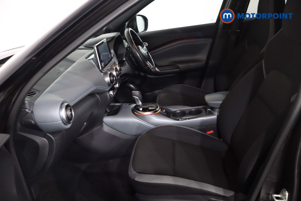 Nissan Juke N-Connecta Automatic Petrol SUV - Stock Number (1607688) - 4th supplementary image