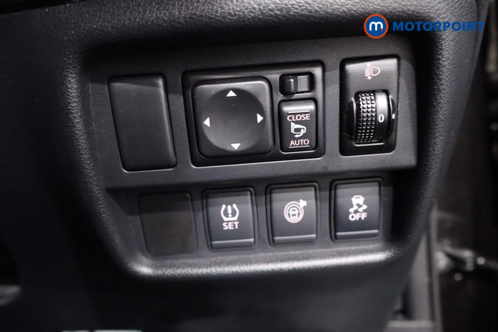 Nissan Juke Tekna Automatic Petrol SUV - Stock Number (1608064) - 17th supplementary image