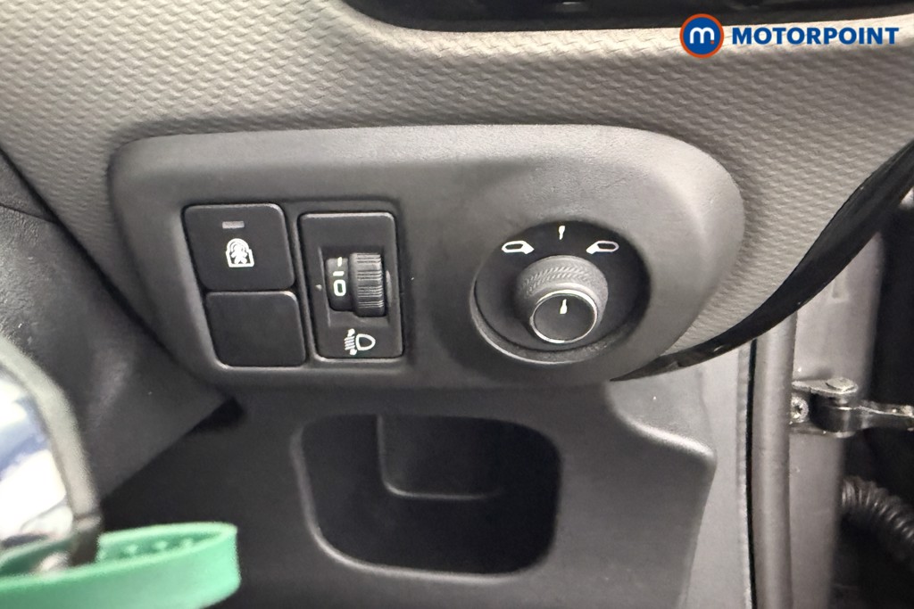 Citroen C4 Cactus Flair Automatic Petrol SUV - Stock Number (1608208) - 14th supplementary image