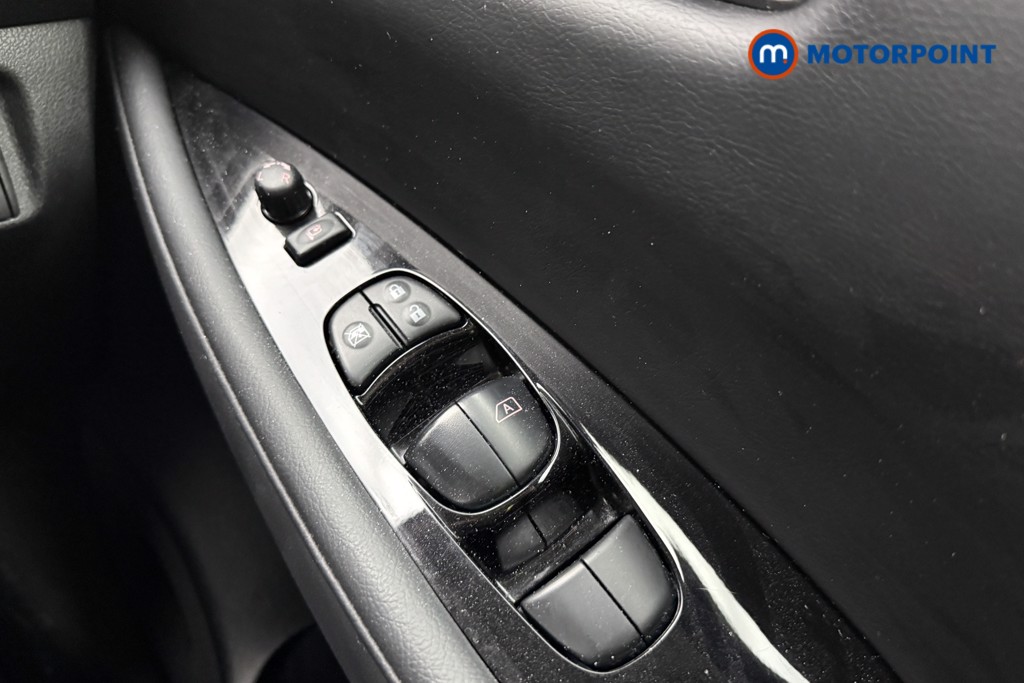 Nissan Leaf N-Connecta Automatic Electric Hatchback - Stock Number (1592466) - 16th supplementary image