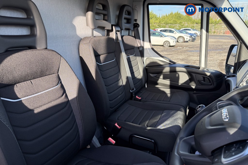 Iveco Daily Business Manual Diesel High Volume-High Roof Van - Stock Number (1597467) - 3rd supplementary image