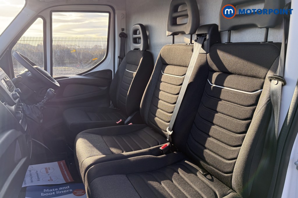 Iveco Daily Business Manual Diesel High Volume-High Roof Van - Stock Number (1597467) - 4th supplementary image
