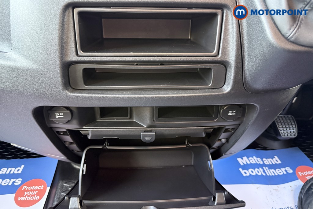 Iveco Daily Business Manual Diesel High Volume-High Roof Van - Stock Number (1597467) - 7th supplementary image