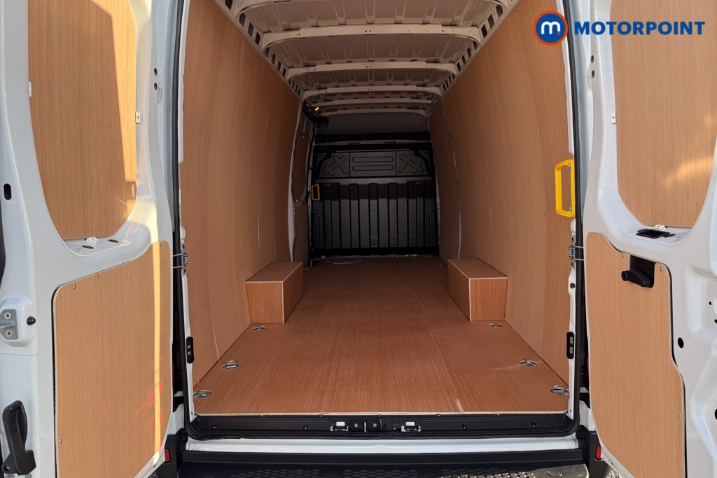 Iveco Daily Business Manual Diesel High Volume-High Roof Van - Stock Number (1597467) - 14th supplementary image