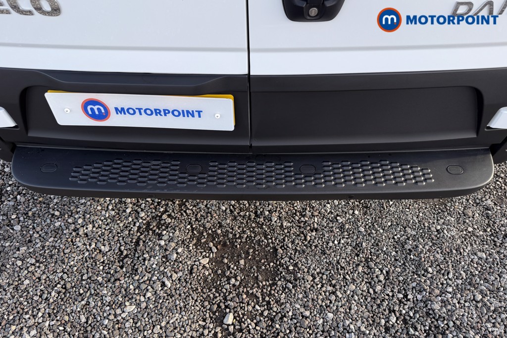 Iveco Daily Business Manual Diesel High Volume-High Roof Van - Stock Number (1597467) - 19th supplementary image