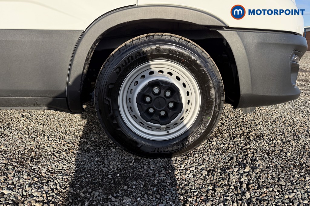 Iveco Daily Business Manual Diesel High Volume-High Roof Van - Stock Number (1597467) - 25th supplementary image