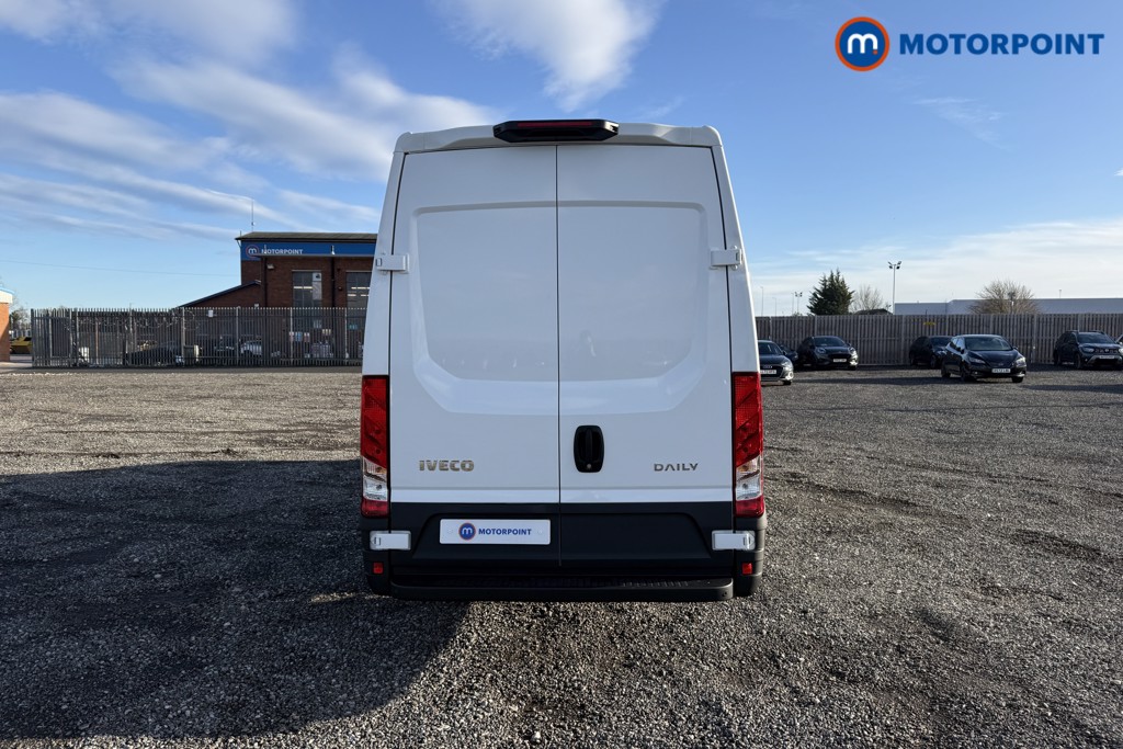 Iveco Daily Business Manual Diesel High Volume-High Roof Van - Stock Number (1597467) - Rear bumper