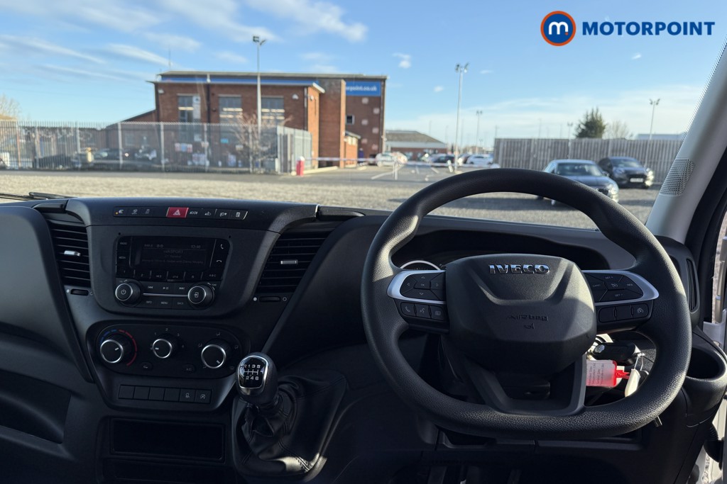 Iveco Daily Business Manual Diesel High Volume-High Roof Van - Stock Number (1597467) - 1st supplementary image