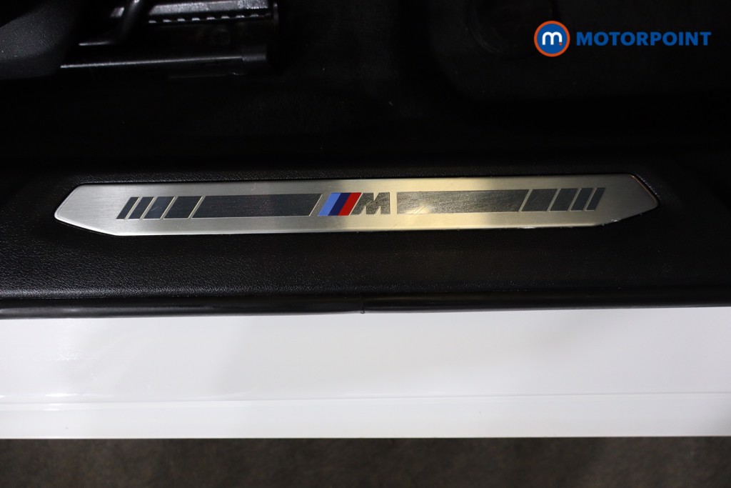 BMW 1 Series M Sport Automatic Diesel Hatchback - Stock Number (1599415) - 19th supplementary image