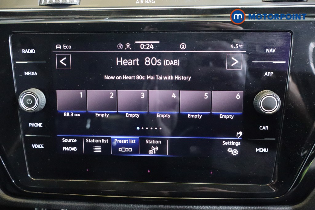 Volkswagen Touran SEL Manual Petrol People Carrier - Stock Number (1599600) - 5th supplementary image