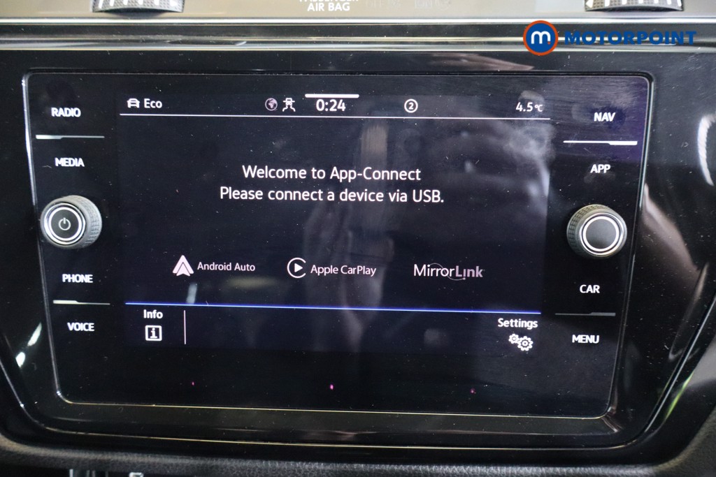 Volkswagen Touran SEL Manual Petrol People Carrier - Stock Number (1599600) - 9th supplementary image