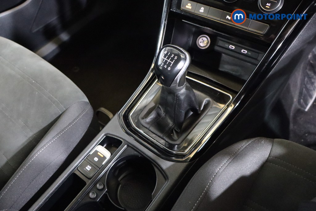 Volkswagen Touran SEL Manual Petrol People Carrier - Stock Number (1599600) - 12th supplementary image
