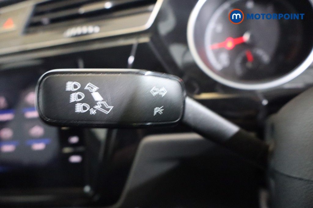 Volkswagen Touran SEL Manual Petrol People Carrier - Stock Number (1599600) - 15th supplementary image