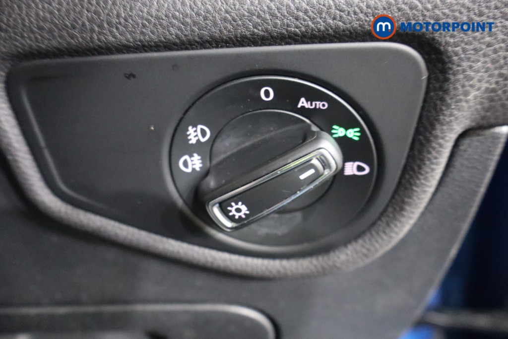 Volkswagen Touran SEL Manual Petrol People Carrier - Stock Number (1599600) - 17th supplementary image