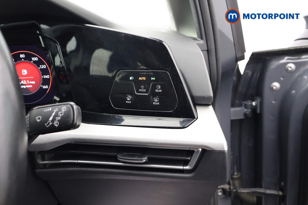 Volkswagen Golf Life Automatic Petrol Hatchback - Stock Number (1600049) - 7th supplementary image