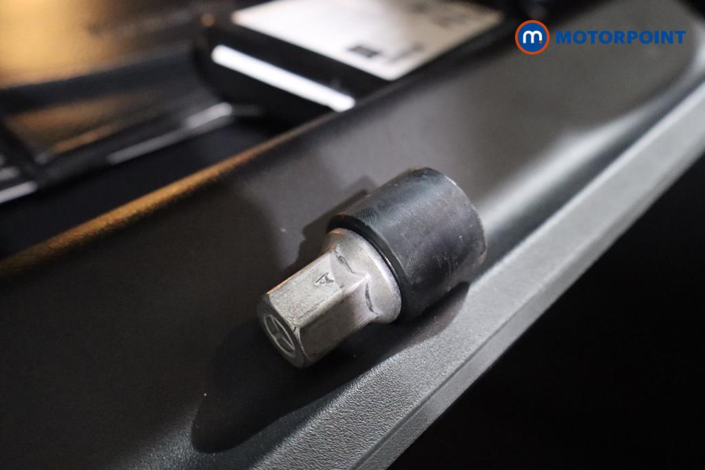 Mercedes-Benz CLA Amg Line Automatic Petrol Plug-In Hybrid Coupe - Stock Number (1600430) - 14th supplementary image