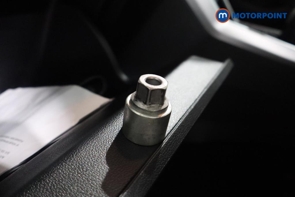 Volkswagen Polo Life Manual Petrol Hatchback - Stock Number (1603865) - 13th supplementary image