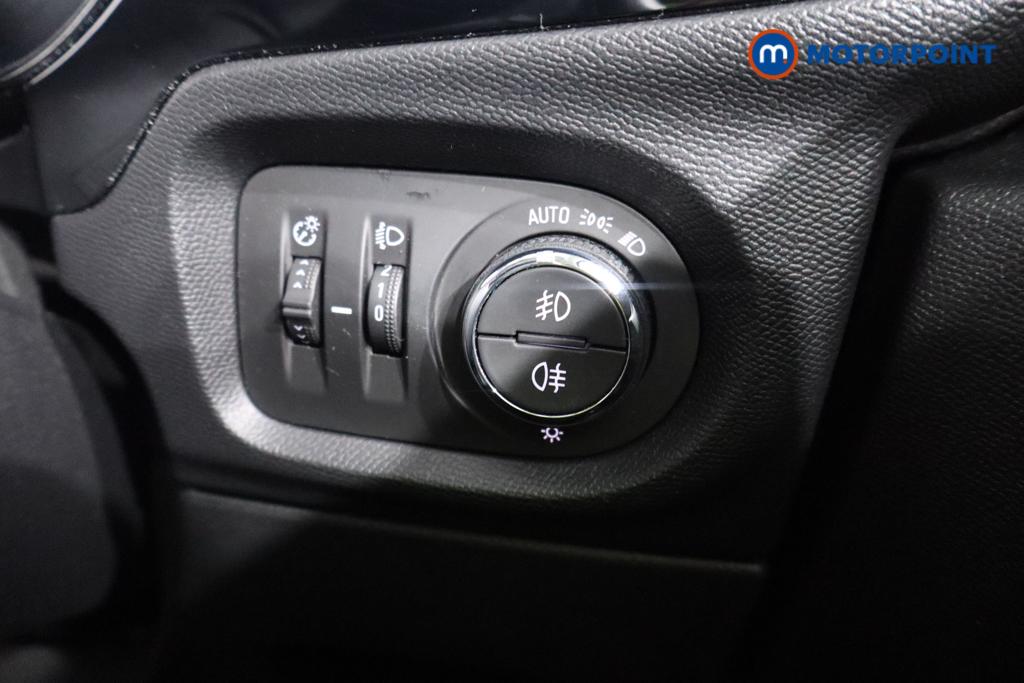 Vauxhall Corsa Elite Nav Premium Manual Petrol Hatchback - Stock Number (1604119) - 11th supplementary image