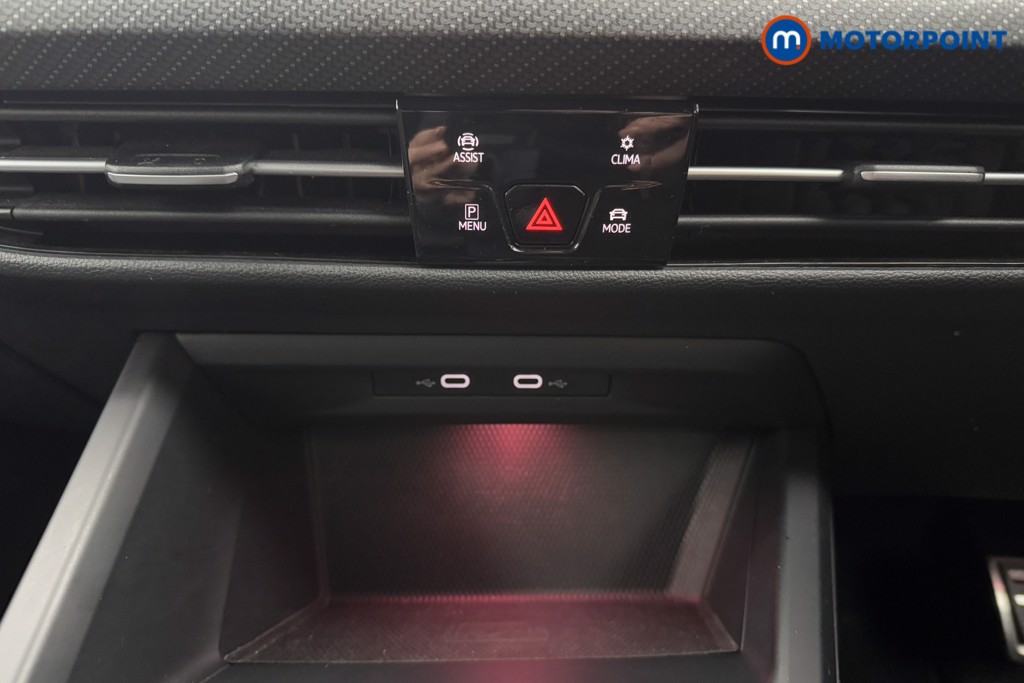 Volkswagen Golf R-Line Automatic Petrol Estate - Stock Number (1604435) - 14th supplementary image