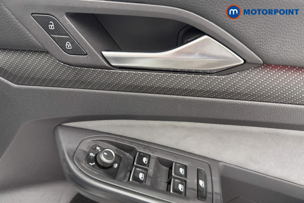 Volkswagen Golf R-Line Automatic Petrol Estate - Stock Number (1604435) - 19th supplementary image