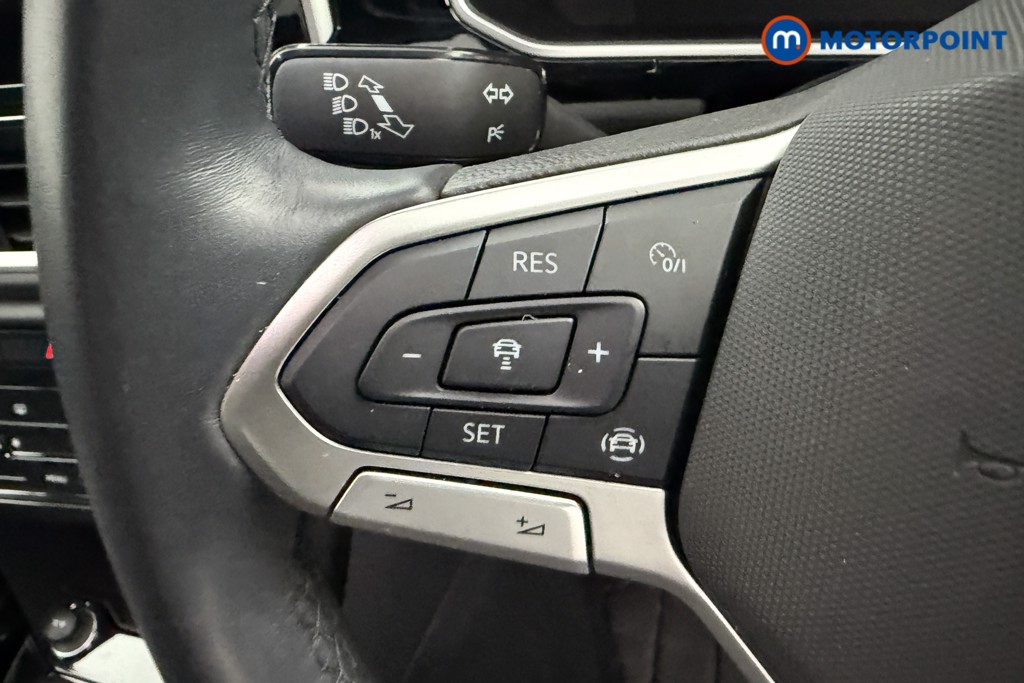 Volkswagen T-Roc R-Line Manual Petrol SUV - Stock Number (1604454) - 3rd supplementary image