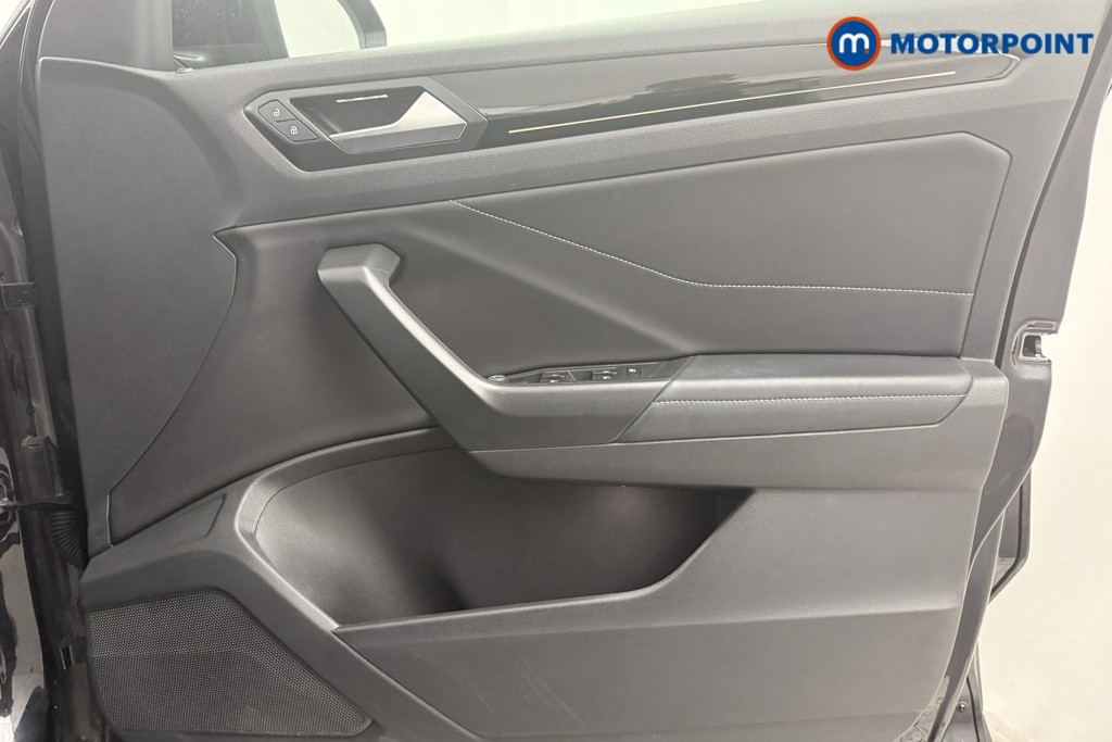 Volkswagen T-Roc R-Line Manual Petrol SUV - Stock Number (1604454) - 16th supplementary image