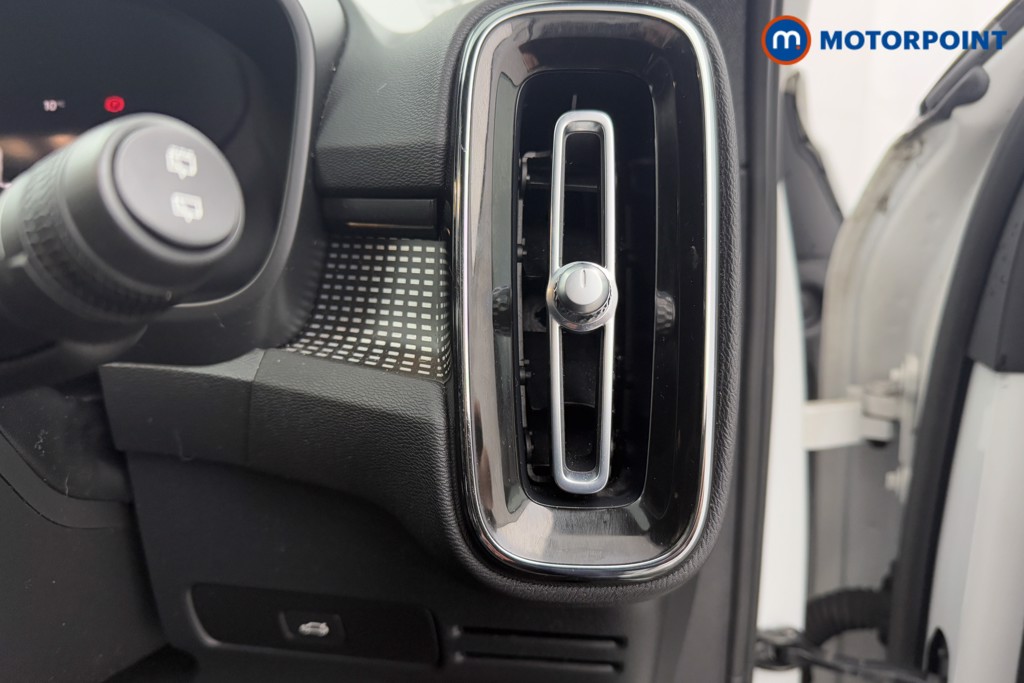 Volvo Xc40 Plus Automatic Petrol SUV - Stock Number (1604484) - 17th supplementary image