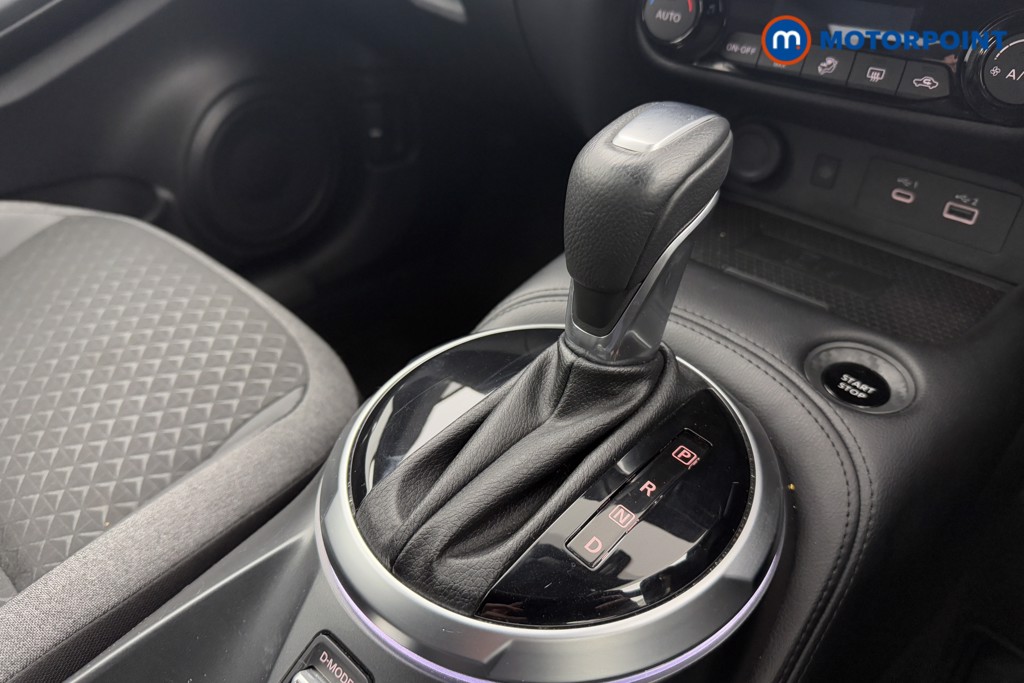 Nissan Juke N-Connecta Automatic Petrol-Electric Hybrid SUV - Stock Number (1604781) - 13th supplementary image