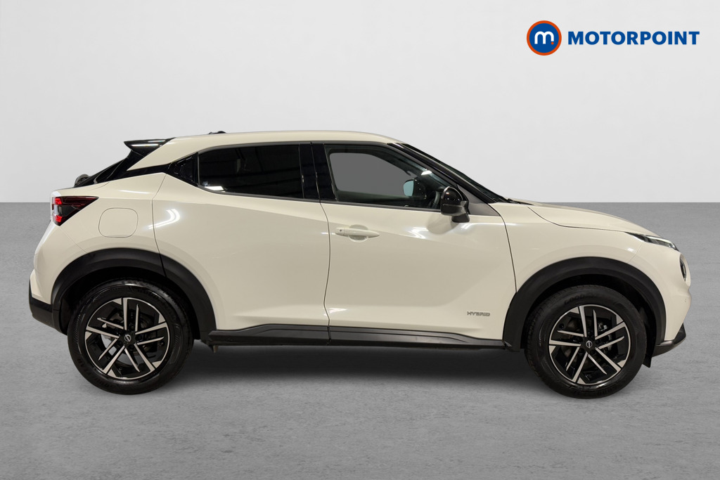 Nissan Juke N-Connecta Automatic Petrol-Electric Hybrid SUV - Stock Number (1604781) - Drivers side